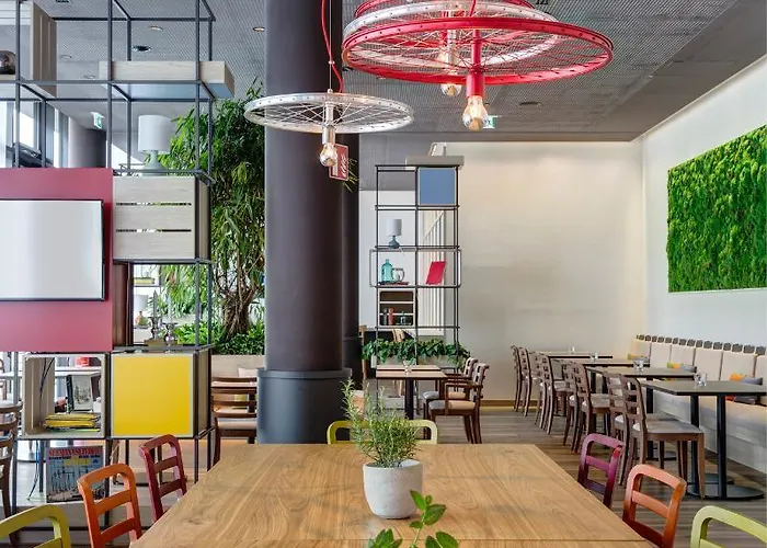Intercityhotel Frankfurt Hauptbahnhof Sued Otel 4*