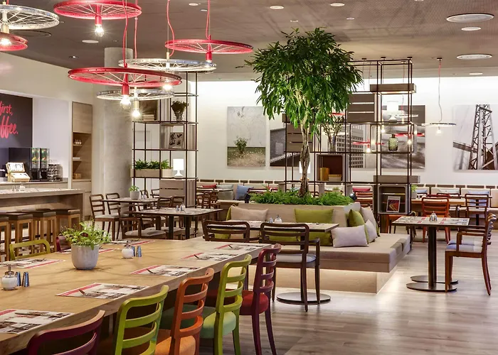 Готель Intercityhotel Frankfurt Hauptbahnhof Sued 4*